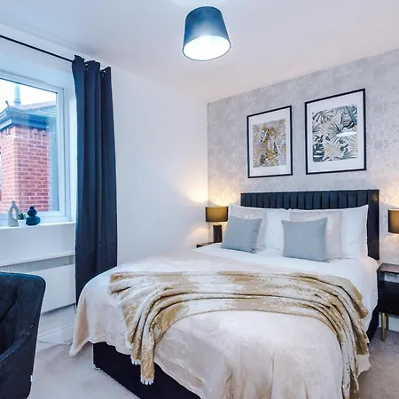 Boutique Leeds Gem *